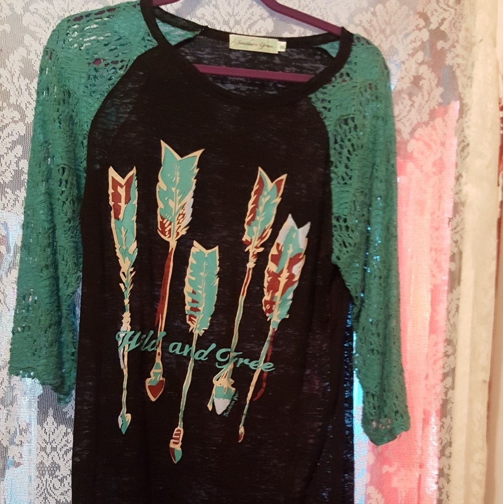 Black burnout Raglon w/turquoise lace sleeves